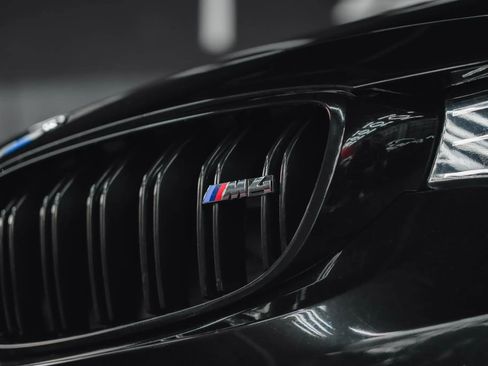 Used 2016 BMW M4 Convertible image 3