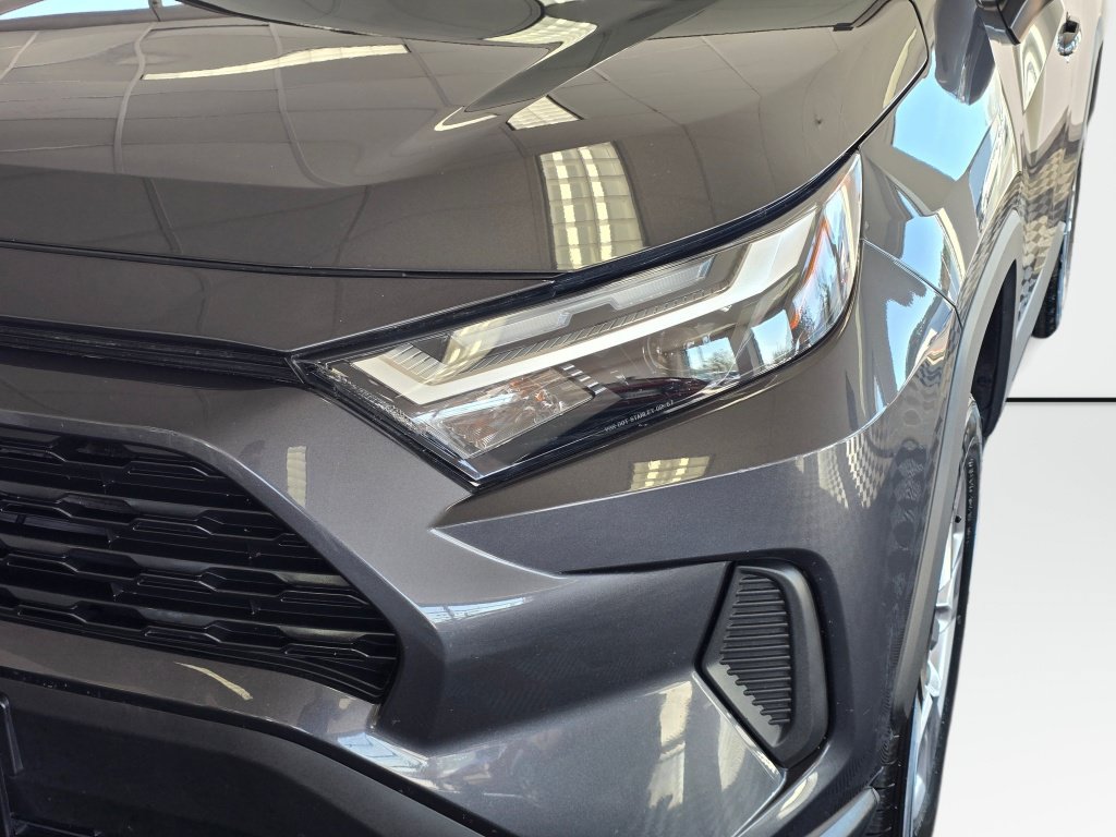 Used 2025 Toyota RAV4 XLE AWD/4WD image 10
