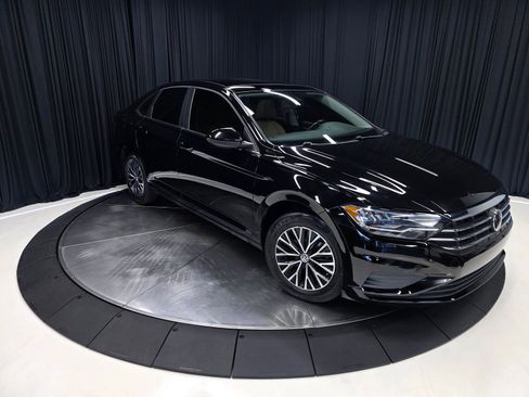 Used 2019 Volkswagen Jetta SE w/ Cold Weather Package FWD image 47