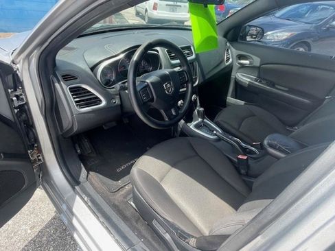 Used 2013 Dodge Avenger SE image 6