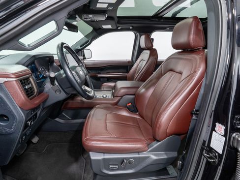 Used 2023 Ford Expedition Max Limited image 18