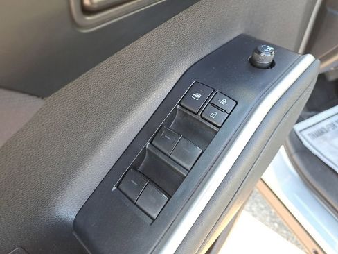 Certified 2023 Toyota Highlander LE image 15