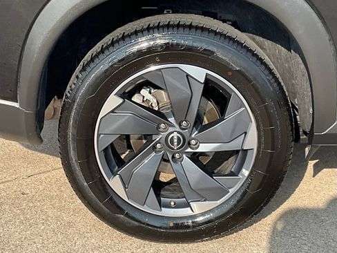 Used 2025 Nissan Rogue SV FWD image 7