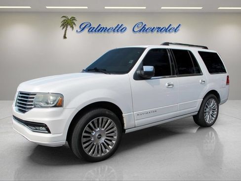 Used 2016 Lincoln Navigator Select RWD image 7
