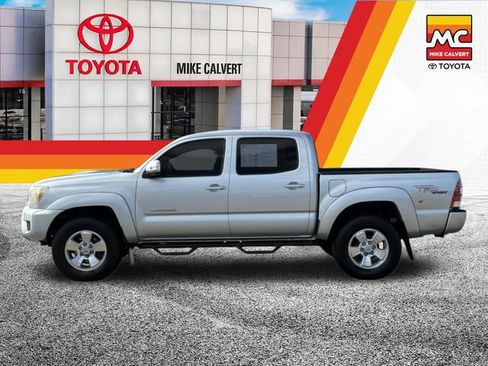 Used 2013 Toyota Tacoma PreRunner w/ TRD Sport Pkg RWD image 2
