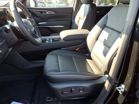 New 2026 Chevrolet Traverse High Country w/ LPO, Floor Liner Package AWD/4WD image 6