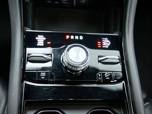 Used 2022 Jeep Grand Cherokee L Overland w/ Advanced Protech Group III image 23