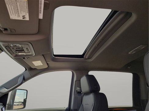 Used 2024 GMC Sierra 2500 Denali w/ Denali Reserve Package image 11