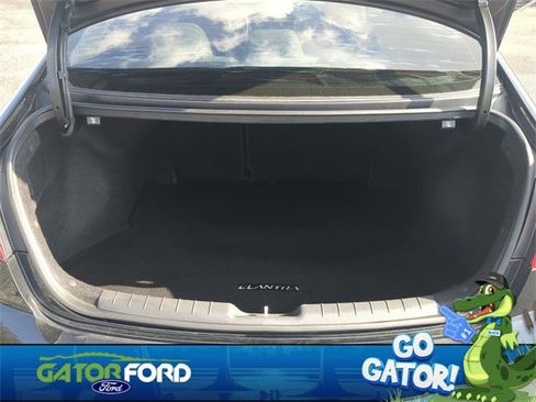 Used 2020 Hyundai Elantra SEL image 14