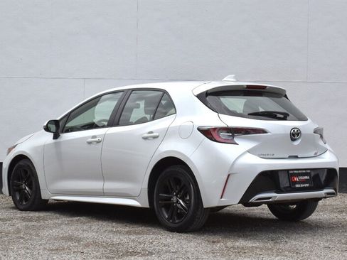Used 2021 Toyota Corolla SE FWD image 2