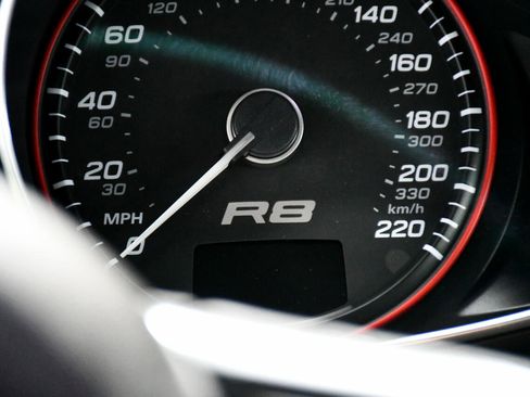 Used 2011 Audi R8 V10 image 39