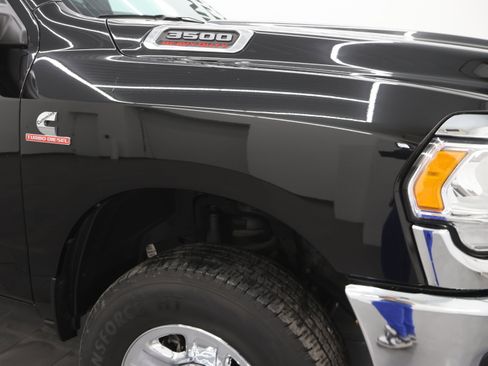 Used 2021 RAM 3500 Tradesman image 21