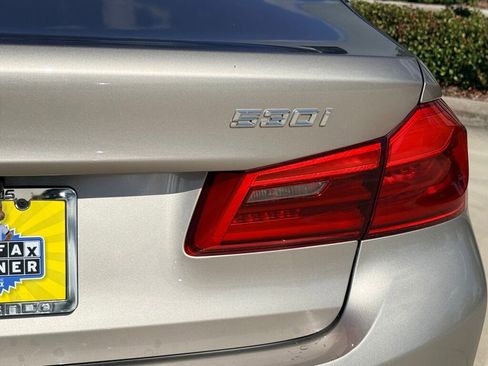 Used 2018 BMW 530i w/ Premium Package image 11