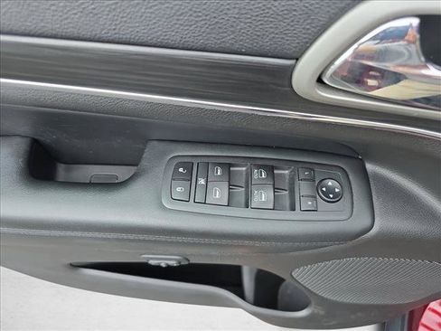 Used 2020 Jeep Grand Cherokee Limited AWD/4WD image 26