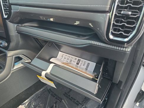 Used 2025 Ford Ranger Lariat w/ Chrome Accent Package image 17