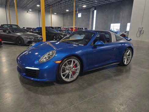 Used 2017 Porsche 911 Targa 4S image 3