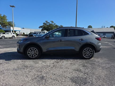 Used 2025 Ford Escape SE image 5