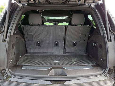 Used 2025 Cadillac Escalade Premium Luxury AWD/4WD image 35