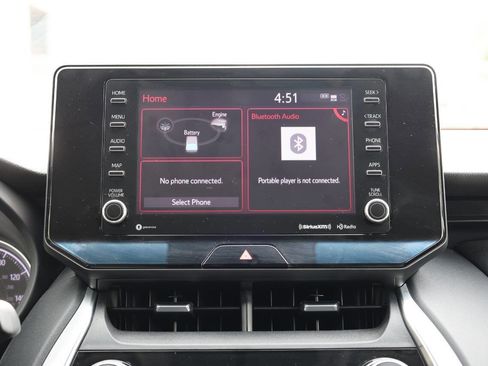 Used 2021 Toyota Venza LE w/ Carpet Mat Package (TMS) image 20