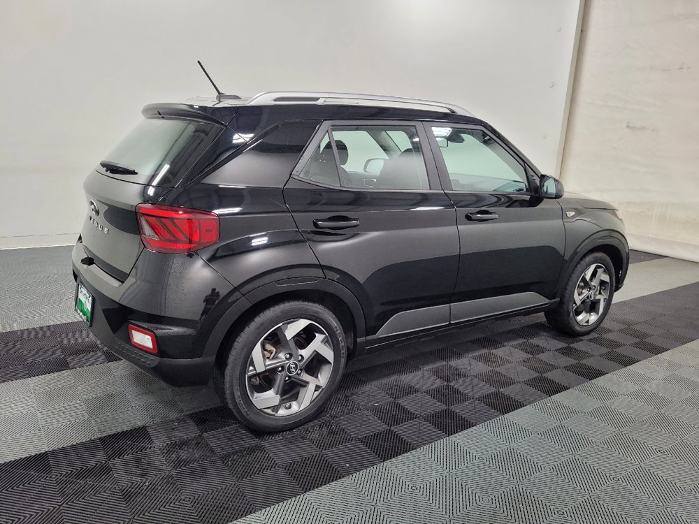Used 2024 Hyundai Venue SEL FWD image 10