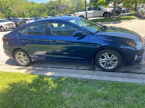 Used 2019 Hyundai Elantra SEL FWD image 4