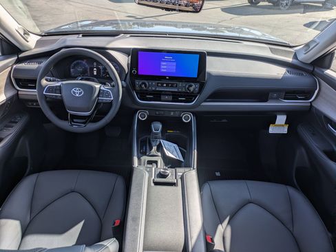 New 2026 Toyota Grand Highlander AWD image 16