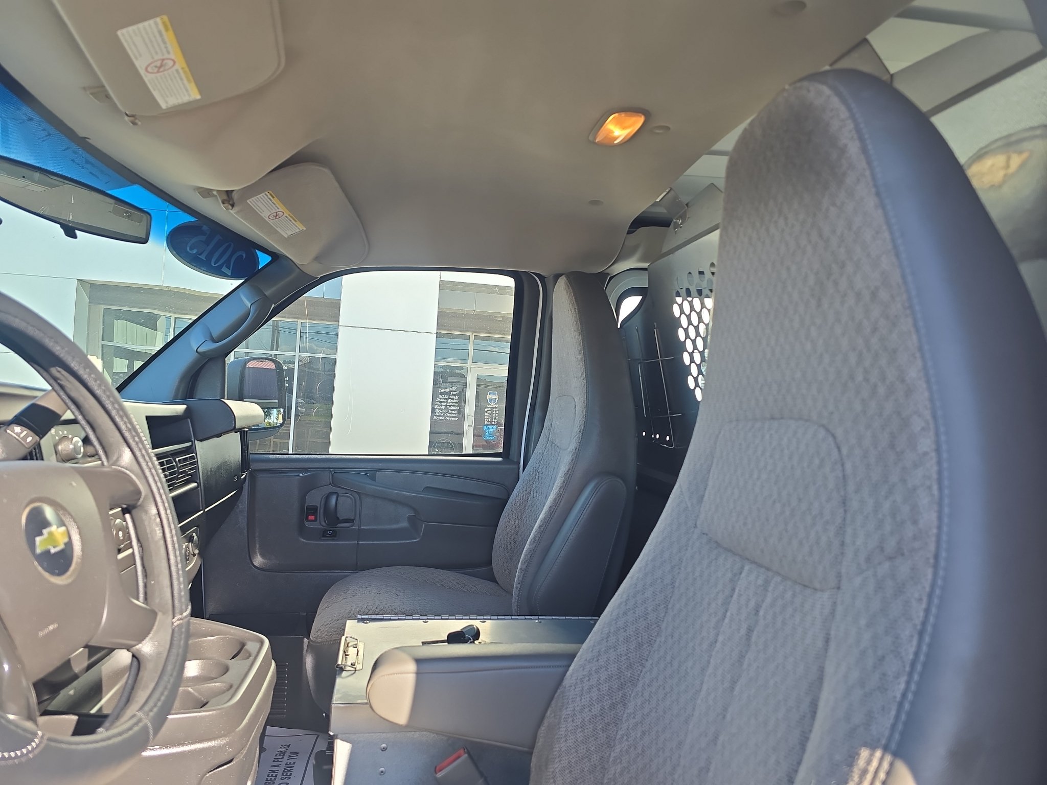 Used 2015 Chevrolet Express 2500 RWD image 18