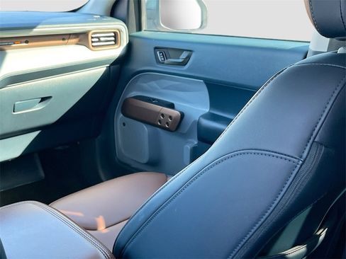 Used 2022 Ford Maverick Lariat w/ Lariat Luxury Package image 23