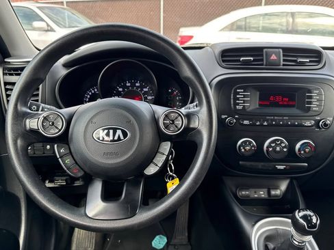 Used 2016 Kia Soul FWD image 14