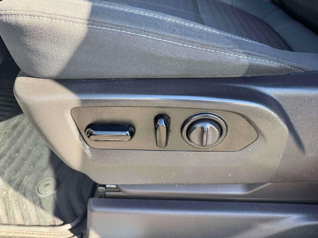 Used 2021 Chevrolet Silverado 1500 RST w/ Bed Protection Package AWD/4WD image 16