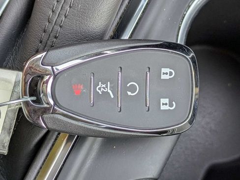 Used 2020 Chevrolet Equinox LT FWD image 30