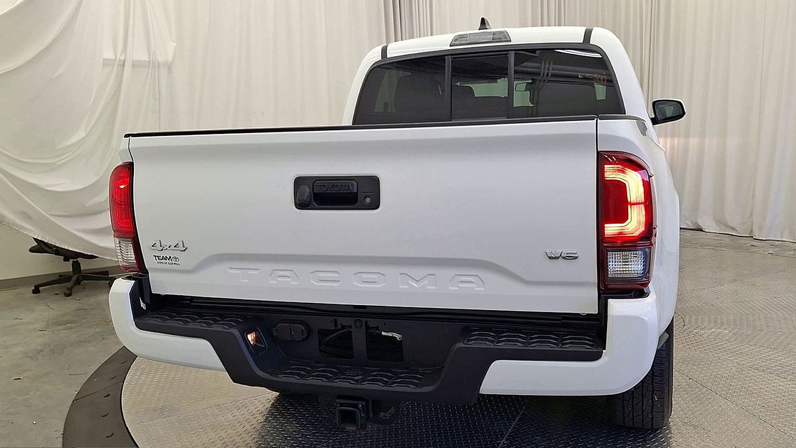 Certified 2023 Toyota Tacoma SR AWD/4WD image 4