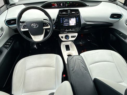 Used 2016 Toyota Prius Four FWD image 15
