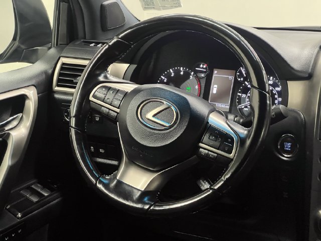 Used 2020 Lexus GX 460 Premium w/ Premium Package AWD/4WD image 15