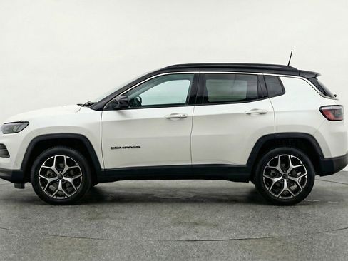 Used 2025 Jeep Compass Limited AWD/4WD image 5