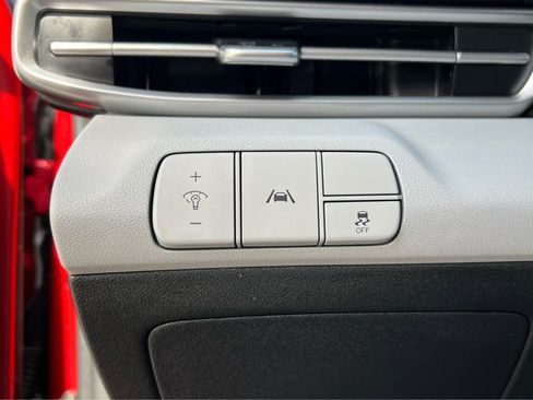 Certified 2023 Hyundai Elantra Limited w/ Cargo Package image 31