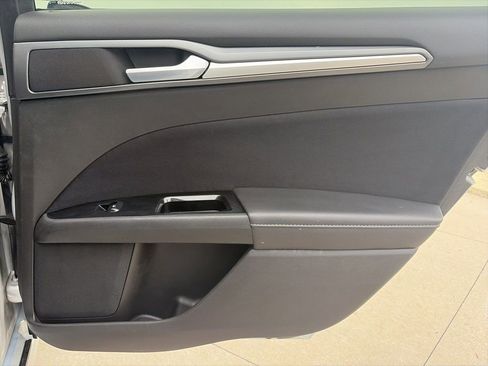 Used 2016 Ford Fusion SE image 28