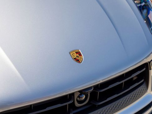 New 2026 Porsche Macan AWD/4WD image 16