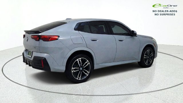 Used 2026 BMW X2 xDrive28i w/ Technology Package AWD/4WD image 8
