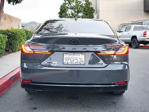 Used 2025 Toyota Camry XLE image 9