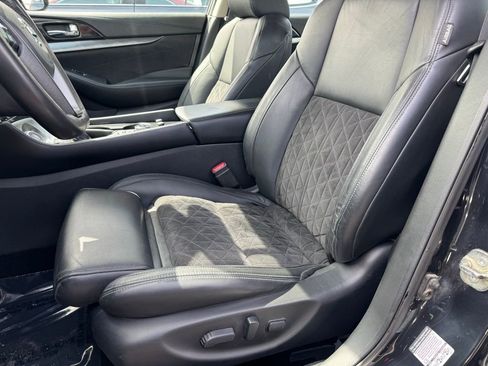 Used 2016 Nissan Maxima SR FWD image 5
