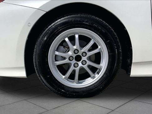 Used 2017 Toyota Prius Four w/ Advanced Technology Package FWD image 11