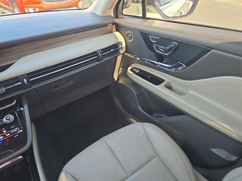 Used 2020 Lincoln Corsair Reserve w/ Equipment Group 201A image 11