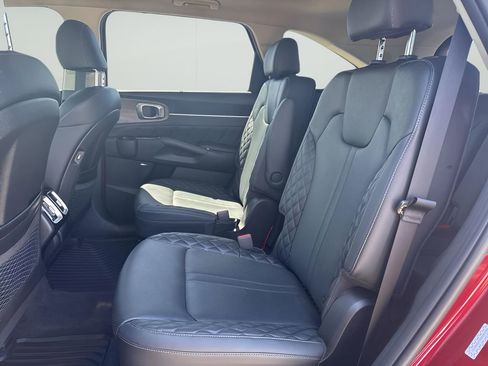 Used 2023 Kia Sorento SX Prestige image 14