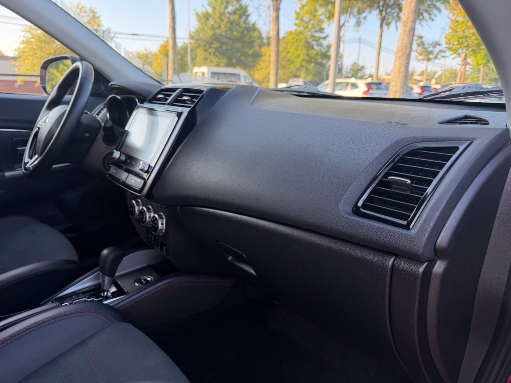 Used 2025 Mitsubishi Outlander Sport SE AWD/4WD image 33