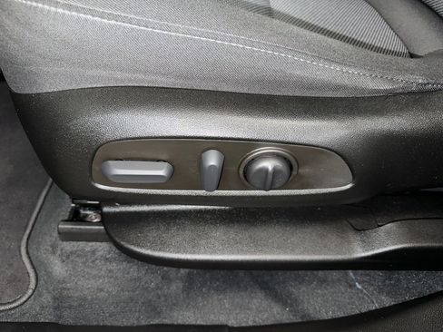 Certified 2023 Chevrolet Traverse LT image 3