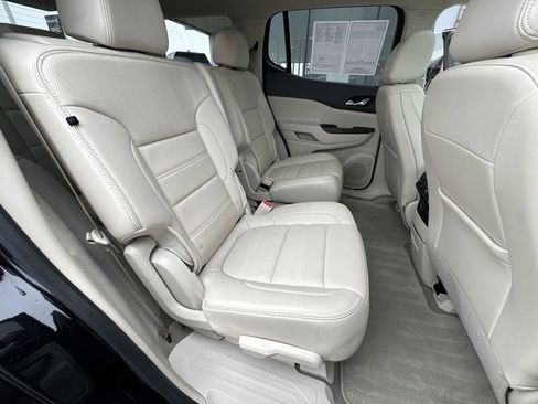 Used 2023 GMC Acadia Denali image 28