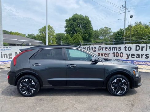Used 2023 Kia Niro Wind FWD image 2