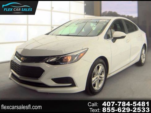 Used 2018 Chevrolet Cruze LT FWD image 1