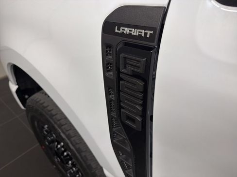 New 2026 Ford F250 Lariat w/ Black Appearance Package AWD/4WD image 44